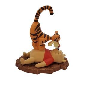 Disney - Winnie the Pooh Figurine - Friends put a bounce in your Heart